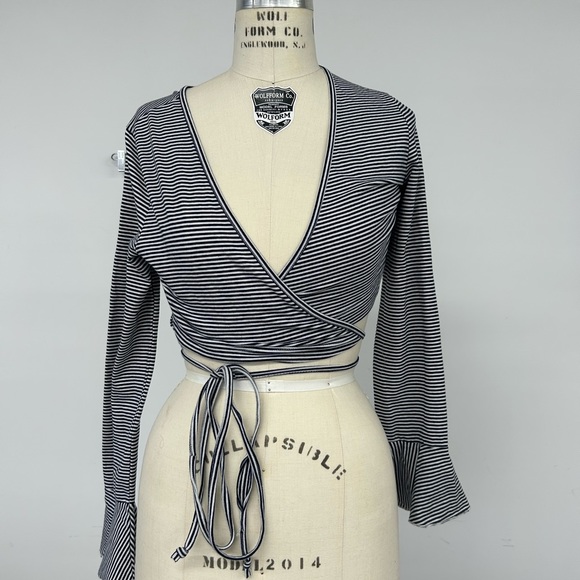 Mink pink navy and white wrap top - Picture 3 of 4